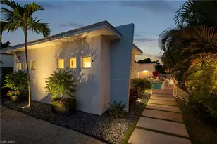 10042 Vanderbilt Dr, Naples, FL 34108 - Photo 32