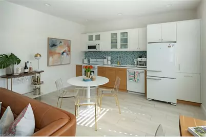 10042 Vanderbilt Dr, Naples, FL 34108 - Photo 10