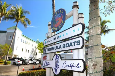 909 10th St S, Naples, FL 34102 - Photo 4