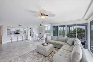 25 Bluebill Ave, Naples, FL 34108 - Photo 4