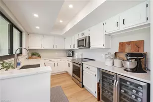 723 Wildwood Ln, Naples, FL 34105 - Photo 10