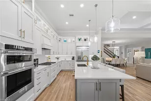 9607 Everglades Dr, Naples, FL 34120 - Photo 10