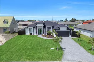 1306 NE 1st Ave, Cape Coral, FL 33909 - Photo 2