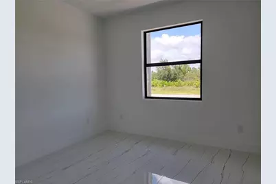 886 Milwaukee Blvd, Lehigh Acres, FL 33974 - Photo 14