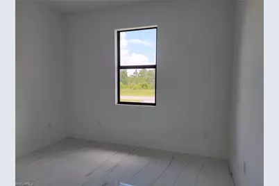 886 Milwaukee Blvd, Lehigh Acres, FL 33974 - Photo 10