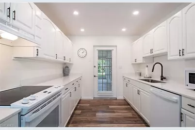 1281 Diana Ave, Naples, FL 34103 - Photo 8