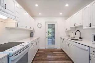 1281 Diana Ave, Naples, FL 34103 - Photo 8