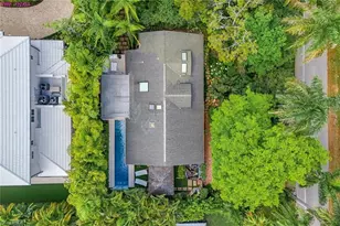 295 6th St N, Naples, FL 34102 - Photo 2