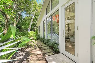 295 6th St N, Naples, FL 34102 - Photo 18
