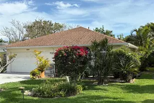 808 96th Ave N, Naples, FL 34108 - Photo 2