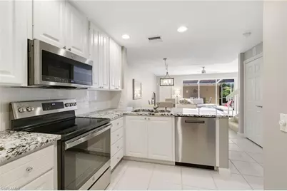 28564 Alessandria Cir, Bonita Springs, FL 34135 - Photo 10