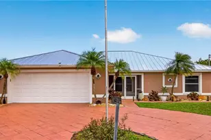 358 Morse Plaza, Fort Myers, FL 33905 - Photo 2