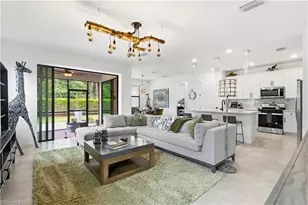 10475 Ventana Ln, Naples, FL 34120 - Photo 2