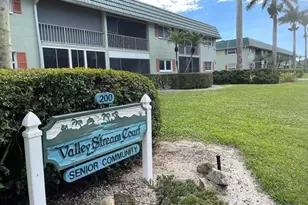 200 Valley Stream Dr, Naples, FL 34113 - Photo 2