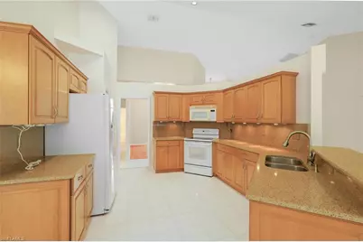 2053 E Crown Pointe Blvd, Naples, FL 34112 - Photo 4