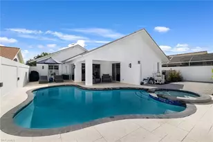 11049 Longshore Way W, Naples, FL 34119 - Photo 12