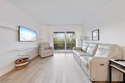 72 7th St S #310, Naples, FL 34102 - Photo 8