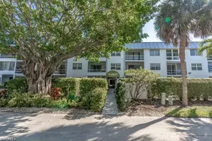 72 7th St S, Naples, FL 34102 - Photo 20