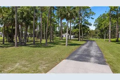 821 22nd St SE, Naples, FL 34117 - Photo 2