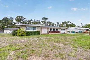 443 Castle Dr, Naples, FL 34119 - Photo 2