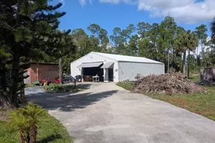 1390 19th St SW, Naples, FL 34117 - Photo 4