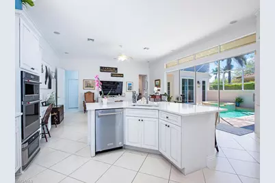 2844 Coco Lakes Dr, Naples, FL 34105 - Photo 10