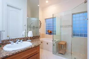 2844 Coco Lakes Dr, Naples, FL 34105 - Photo 18