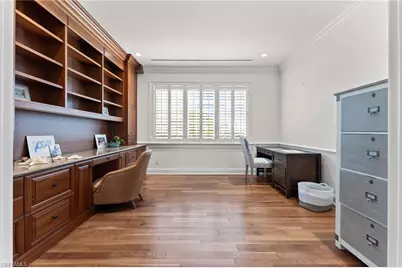 2325 Lantern Ln, Naples, FL 34102 - Photo 30