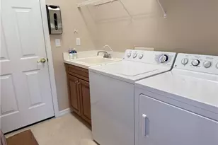 3515 Grand Cypress Ct, Naples, FL 34119 - Photo 12