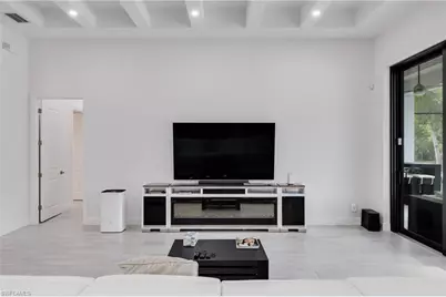 6423 Livingston Woods Ln, Naples, FL 34109 - Photo 6