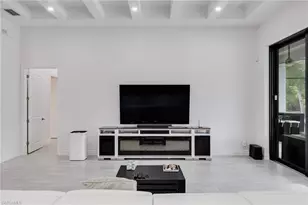 6423 Livingston Woods Ln, Naples, FL 34109 - Photo 6