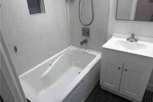 1440 Green Valley Cir W, Naples, FL 34104 - Photo 10