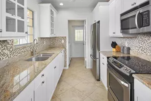 3070 Gulf Shore Blvd N, Naples, FL 34103 - Photo 12