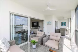 35 Bluebill Ave, Naples, FL 34108 - Photo 10