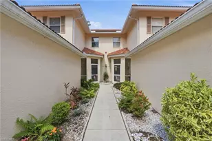 340 Robin Hood Cir, Naples, FL 34104 - Photo 4