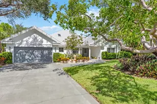 1131 Crayton Rd, Naples, FL 34102 - Photo 2
