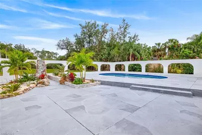 250 19th St NW, Naples, FL 34120 - Photo 18
