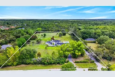 250 19th St NW, Naples, FL 34120 - Photo 2