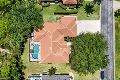 2079 Imperial Cir, Naples, FL 34110 - Photo 32