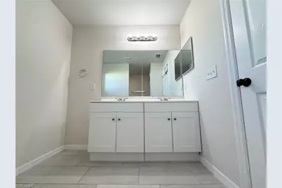 2001 SW 4th St, Cape Coral, FL 33991 - Photo 8