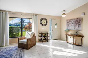 124 Versailles Cir, Naples, FL 34112 - Photo 8