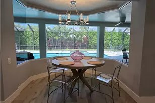 557 Parkwood Ln, Naples, FL 34103 - Photo 10