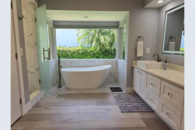 557 Parkwood Ln, Naples, FL 34103 - Photo 12