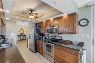 21 Bluebill Ave, Naples, FL 34108 - Photo 8