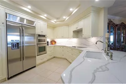 60 Seagate Dr #402, Naples, FL 34103 - Photo 8