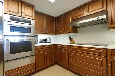 60 Seagate Dr #704, Naples, FL 34103 - Photo 10