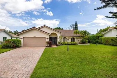 1374 Foxfire Ln, Naples, FL 34104 - Photo 32