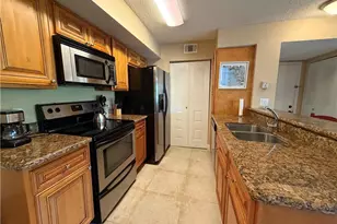 2070 Arbour Walk Cir, Naples, FL 34109 - Photo 6