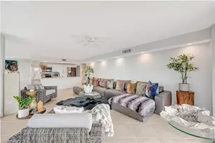 11 Bluebill Ave, Naples, FL 34108 - Photo 14