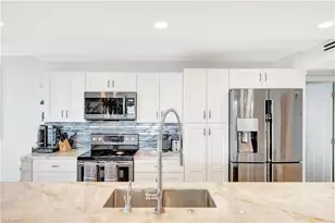 11 Bluebill Ave, Naples, FL 34108 - Photo 20